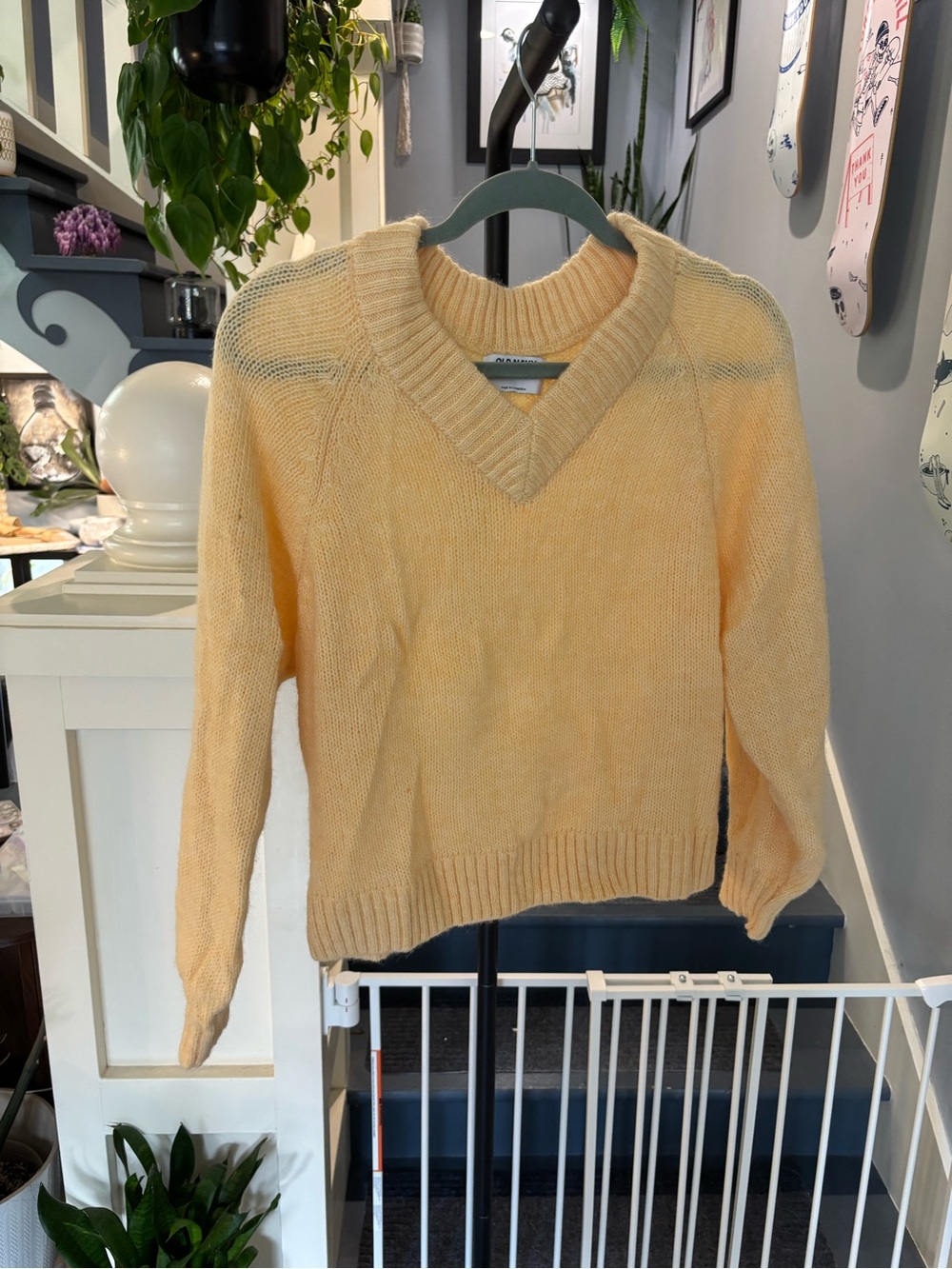 Old Navy Pale Yellow V-Neck Women's Sweater